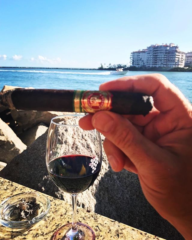 ParronLaw's tweet photo. #Staurday #ClientMeeting #SouthBeach #MiamiLife #IvanParron #EntertainmentLawyer #SportsLawyer #PARRONLAW #EntertainmentLaw #SportsLaw
https://t.co/AFTQG7Kli7 https://t.co/qw4R8YZ5EQ