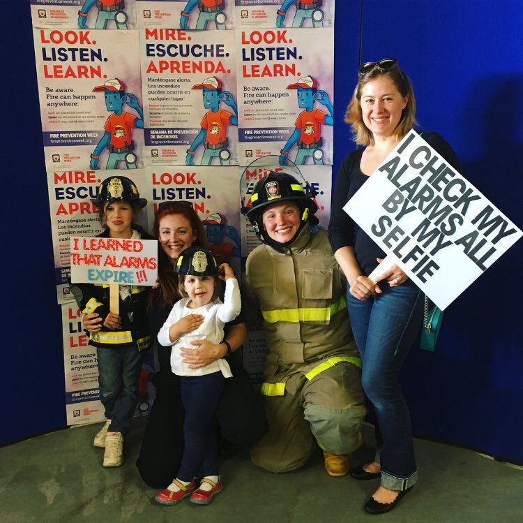 CentralYorkFire's tweet image. Fire Safety Selfies! 
Some snaps of the fun today @ the Aurora OPEN HOUSE 
Check out our Newmarket Open House NEXT WEEKEND Sept 29 from 10-3pm at Station 4-1 (984 Gorham St) 🚒 #LookListenLearn #FireSafetySelfie #OpenHouse #FamilyFun