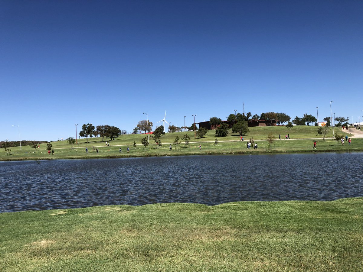 AthleticsLISD's tweet photo. S/O to the @cityoflubbock Parks & Rec. department. Mae Simmons Park was beautiful today for the 2018 @LubbockISD Cross Country Invitational. 2500 athletes competed today. https://t.co/ARpuGEkKBH