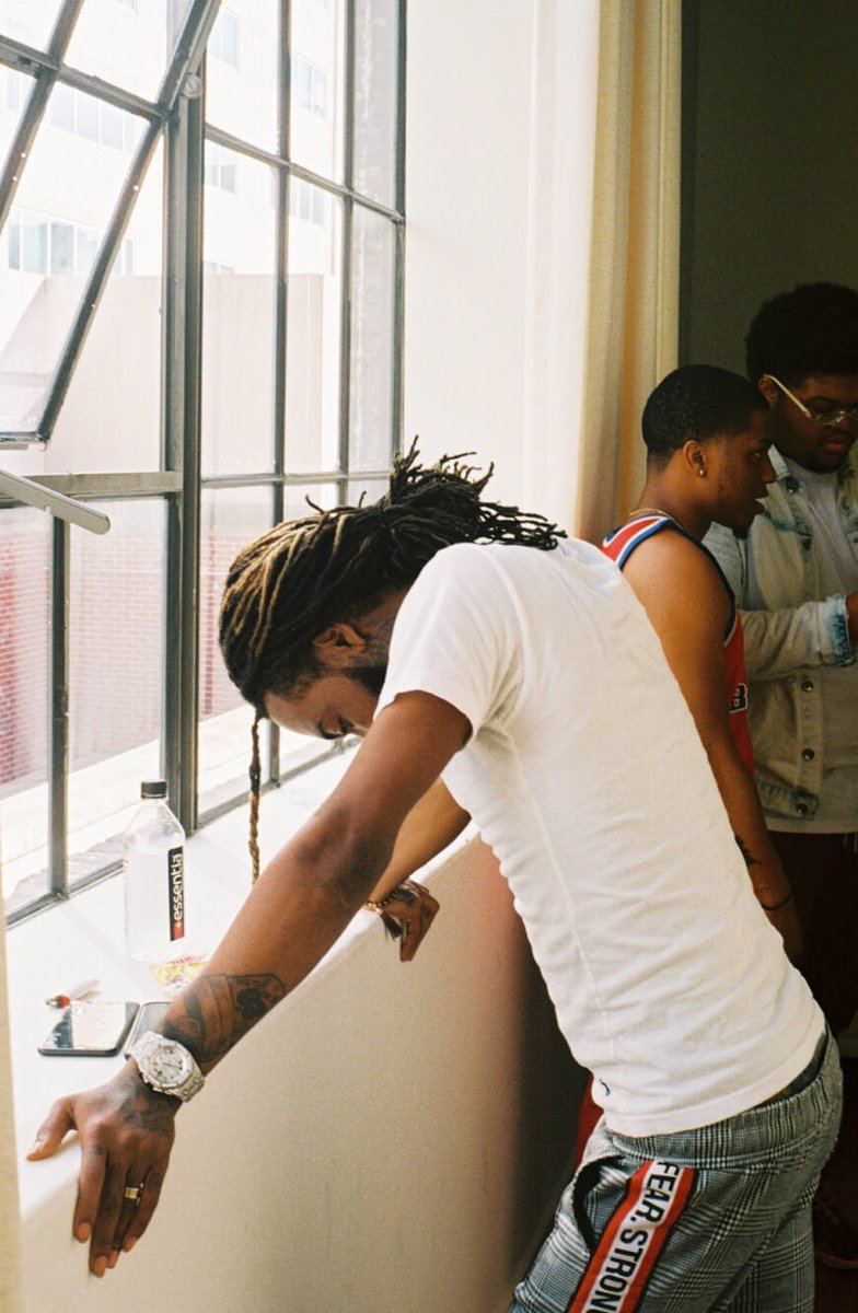 JohnnyPulls's tweet photo. Shot By @JohnnyPulls
Done Too Much BTS
#35mm #DoneTooMuch https://t.co/pHXqqedPxC
