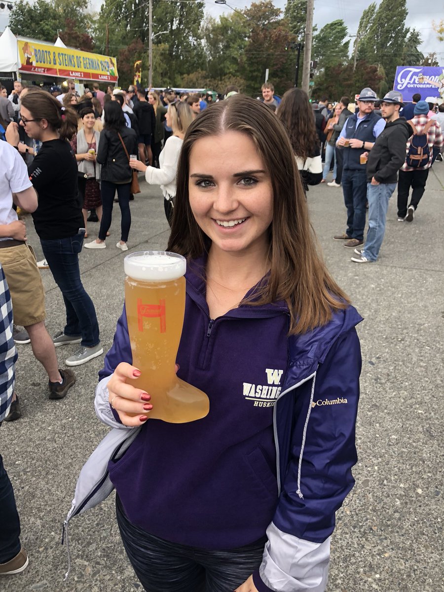 aeeckroth's tweet photo. Fremont Octoberfest #FOKF #GoDawgs https://t.co/1qUGb1oRs4