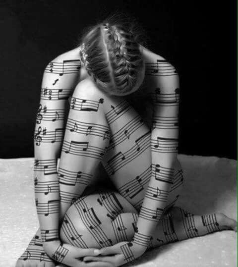 mar_de_sirena's tweet photo. @HotmaiBill @superjuarez93_ @satishc36366576 @bynsny @jack @HindiZahra @ianbremmer #TwiTTerSaTurDayNighT🐦#LeTsWriTeTwiTTer
#LessBuTTMoreBooks📚#LessBodyMoreBrain
#WorkOuT YOUR #Mind: #Read and #WriTe
Hey
#PhilCollins🎵 In the Air Tonight
#Singing👅Feed YOUR #Life with #Music
#MusicIsHealTh🎵#MusicIsLife https://t.co/xbSy3tr4kW