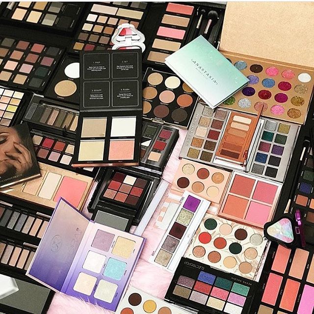 fleekvanity's tweet photo. Comment which latest release you are excited about .
.
.
-------------------------------
#beautyroom #discoverunder100k #makeupmess #instamakeup #makeupcollector #beautyaddict #ilovemakeup #makeupgoals #makeupmafia #makeupobsessed #makeuphoarder #makeuph… https://t.co/OcVTuU8Med https://t.co/xuUFFWwg0T