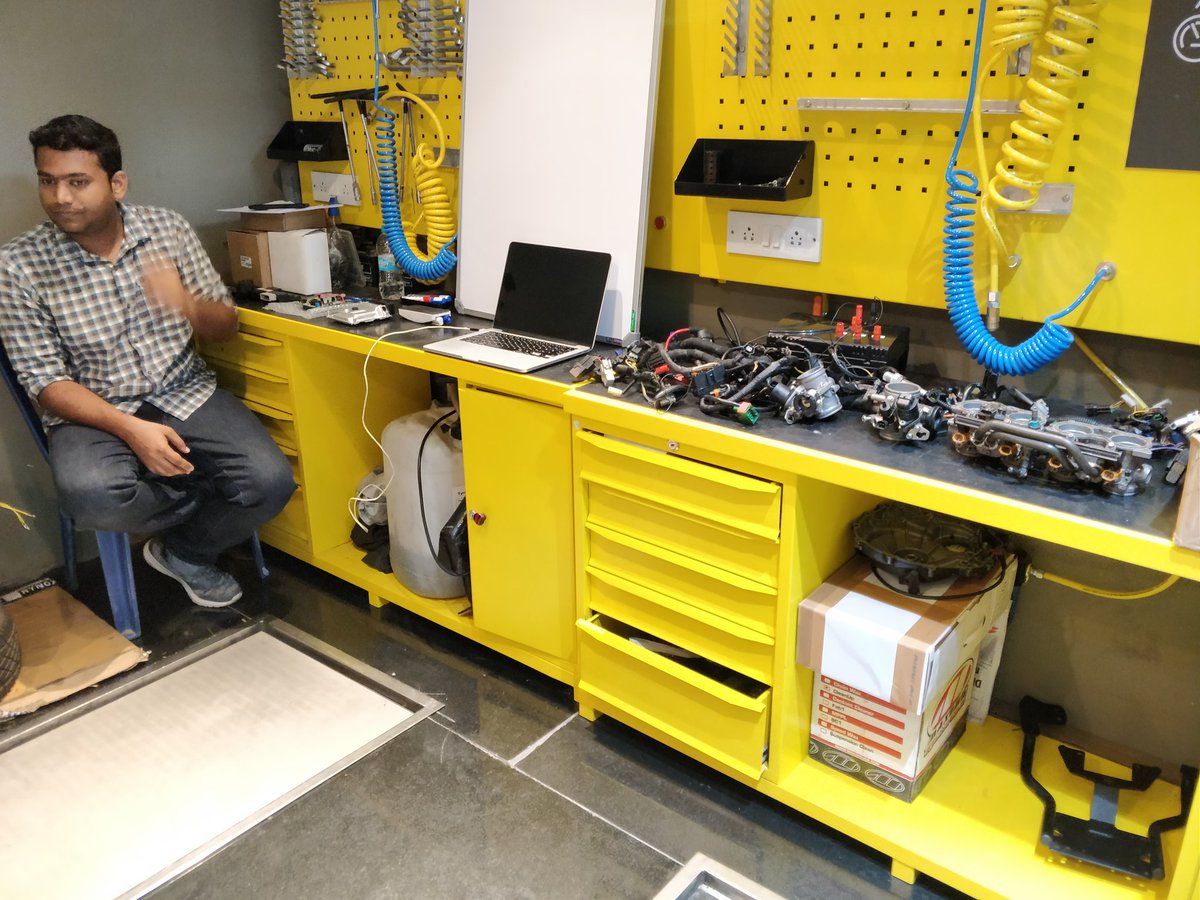 CompetencesFact's tweet photo. Motorsports ECU building workshop at Competences Factory, Bengaluru.

#tuning #Standalone #ECU #VE #COMPETENCESFACTORY https://t.co/pIG7eQbSkM