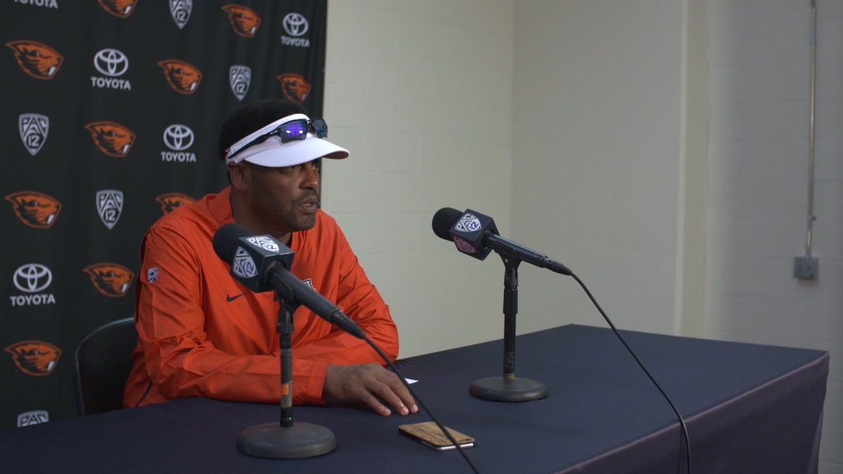 AZATHLETICS's tweet photo. Kevin Sumlin and @ArizonaFBall players postgame Oregon State.
Players https://t.co/irleYqmyBZ
Sumlin https://t.co/Pp6X7D4fD6
#AZvsOSU
#BearDown https://t.co/0zMtguFAdR