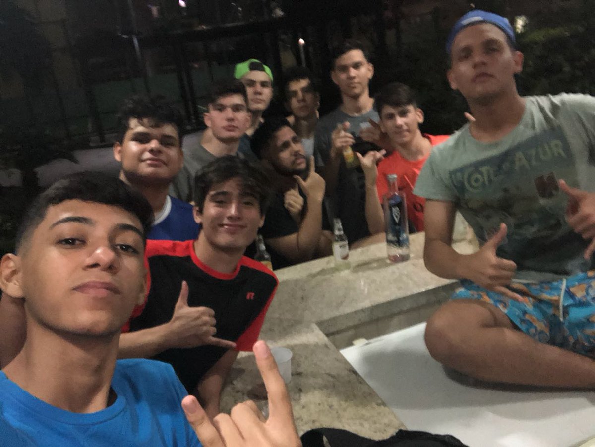 Fabiogiugni's tweet photo. FICOU PRA HISTÓRIA!!!!!!!!!!!
#TERAPINGA #IRMÃOS https://t.co/k8ZZEKCMt9
