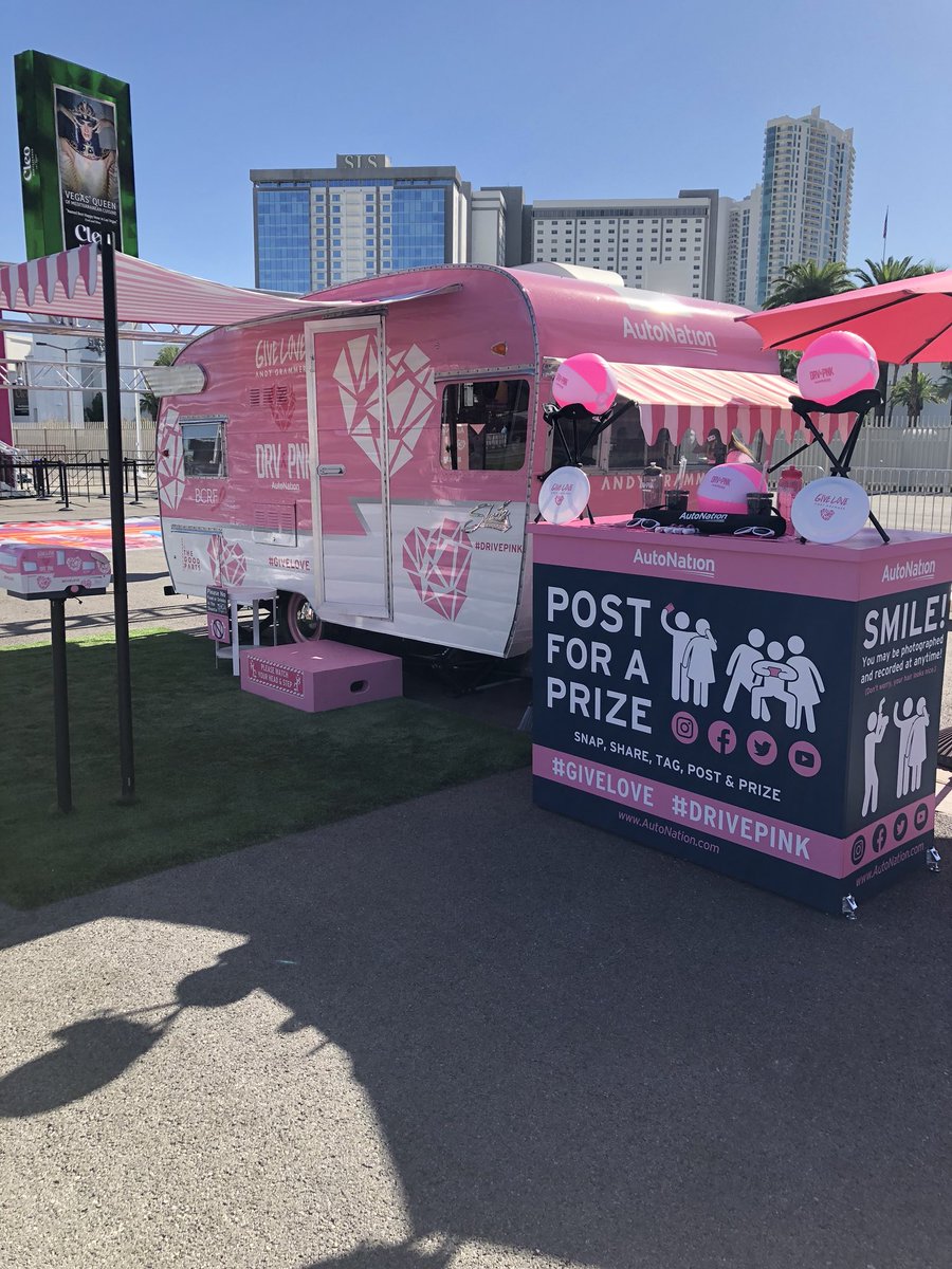 AutoNation's tweet photo. Big thank you to everyone who stopped by our #GiveLove #DrivePink Shasta at @iheartfestival . Your support for @AutoNation’s mission to Drive Out Cancer is appreciated! See you at our next stop! 💕 https://t.co/VlLci533oB