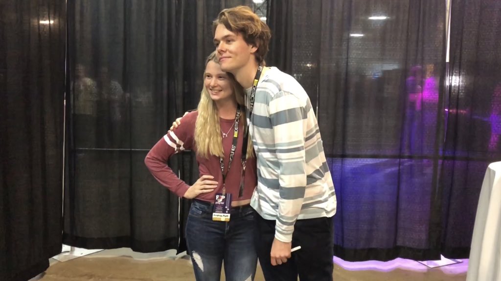 NinaMott_'s tweet image. Harrison, meeting you was such an amazing experience. I never stopped smiling. You are so incredibly nice &amp;amp; funny, never change ❤️ @HarrisonWebb97 #playlistlive #playlistlive2018 #harrisonwebb