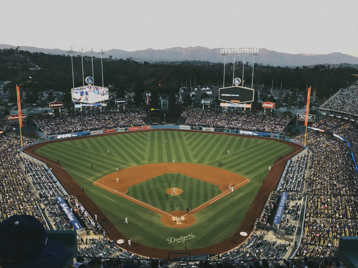 At the Dodgers game - Dodger Stadium adlı yerde.