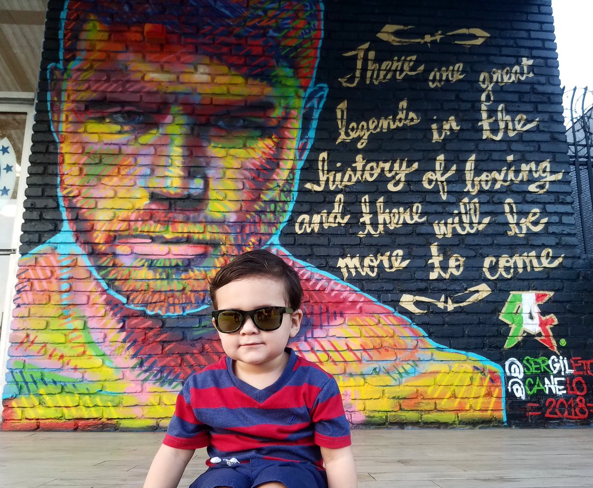 NathaliaCedano's tweet photo. 💢👊Noel,Nayden & I...
Admiring the awesome work by @sergileto 👊💢 @Canelo
@CANELOTEAM @GoldenBoyBoxing #TeamCanelo #GoldenBoyBoxing #CedanoBoys #LosAngeles #CaneloFans #MexicanChamp #Champion #Boxing #CaneloMural #canelopower #caneloalvarez #NoBoxingNoLife https://t.co/hCvCEv0rJE