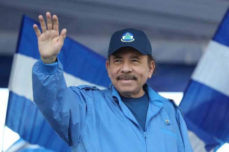 Somos2V's tweet photo. #NicaraguaQuierePaz Comandante Daniel Ortega; Si los empresarios aducen que cierran sus negocios cuando llaman a paro, porque tienen temor a que les quemen sus negocios; pues les mandaremos a la policía para que proteja esos negocios
@taniasandinista https://t.co/UT0En7AhC7
