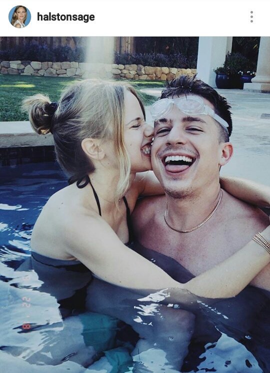 CPuthUpdatesSA's tweet photo. @/Halstonsage subió esta foto a  Instagram https://t.co/7O2Ulv9iFE