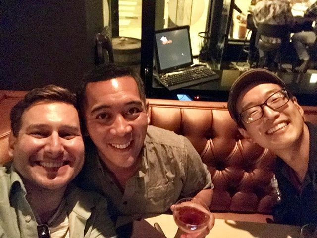 ericmchicago's tweet photo. Kicking it at @woodchicago with the people https://t.co/toLcxvMucU https://t.co/LU5CTX16vo