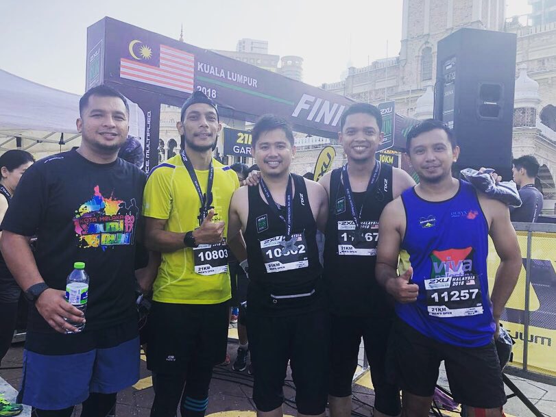 FakeLecturer's tweet photo. Bila kau disrespect the distance (read: tak prepare training cukup2) memang penderitaan dia lain macam nak habiskan 21km tu. Elevation kat Bukit Tunku tu memang jahat gila! ๐ญ #2xucompressionrun2018 https://t.co/IK1ZwS4kPI