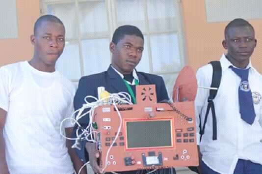 AdvoBarryRoux's tweet photo. Simon Petrus A high school student in Namibia invented a cellphone that doesn't use airtime. https://t.co/0mbV1Ms4E2