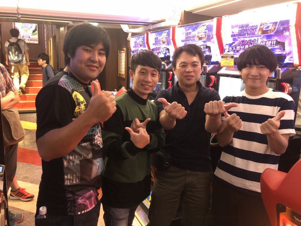 yuchengshe5's tweet photo. 海外勢と交流出来るチャンスの情報を掴んで秋葉原行ってきました🎵台湾代表KOBEさん、日本住みの中国出身のkayさんと秋葉原にて交流してきました！海外遠征もそろそろ考えないとな☺️クワトロさんもありがとうございました🙏 https://t.co/JPRQrR8m16
