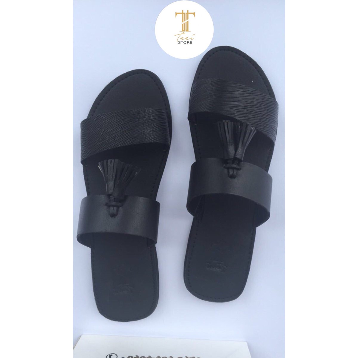 ms_teei's tweet photo. Start your day with the sight of this beautiful slides for men!π€π€π€ Available in all sizes and colors
Price 5000
You donβt want to miss this!Please tag your male friends and familyπ
To order pls dm or call 09099096940
#teeistore #menslides #madeinnigeria #handmade #teeistore https://t.co/ukCCL5xAMZ