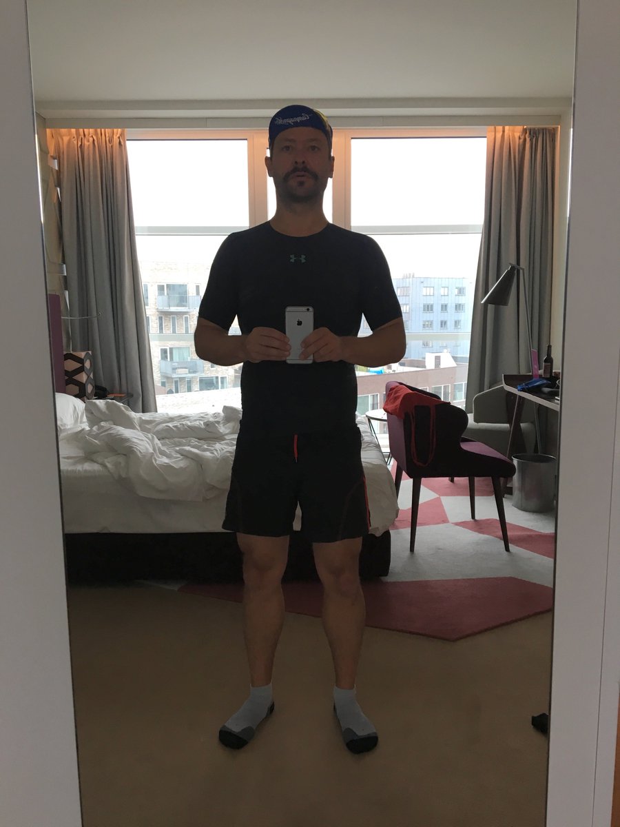 whoogleplex's tweet photo. #Racedaypic Ready to run @damtodamloop.  10 miles through the city of Amsterdam. https://t.co/2eJj4UMmE2
