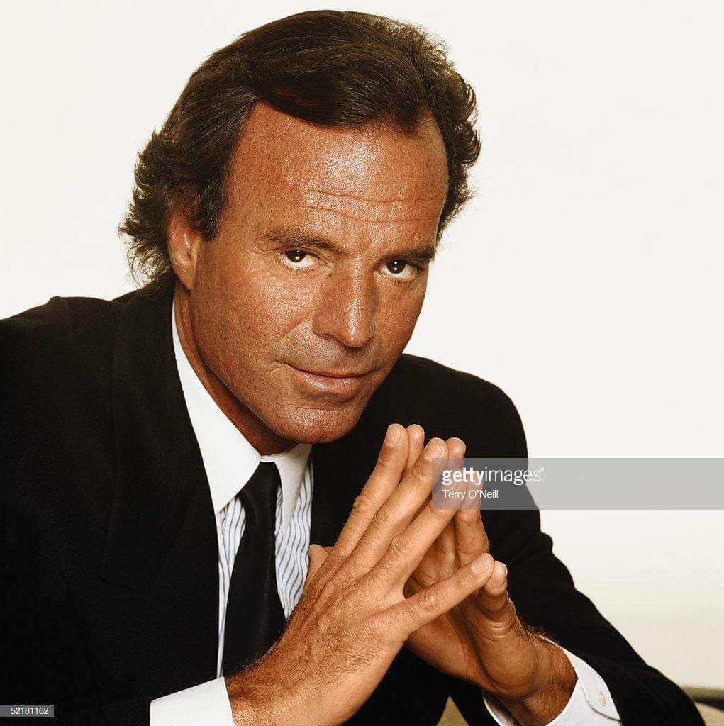 Julio Iglesias (Julio José Iglesias de la Cueva)
Birth 1943.9.23 ~
Happy Birthday
 