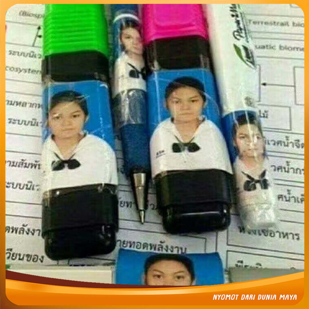 13 Meme terbaru 2025 ini nggak cuma lucu tapi bikin ngeluh tentang beban  hidup, makin berkelas, image size:1080x1080