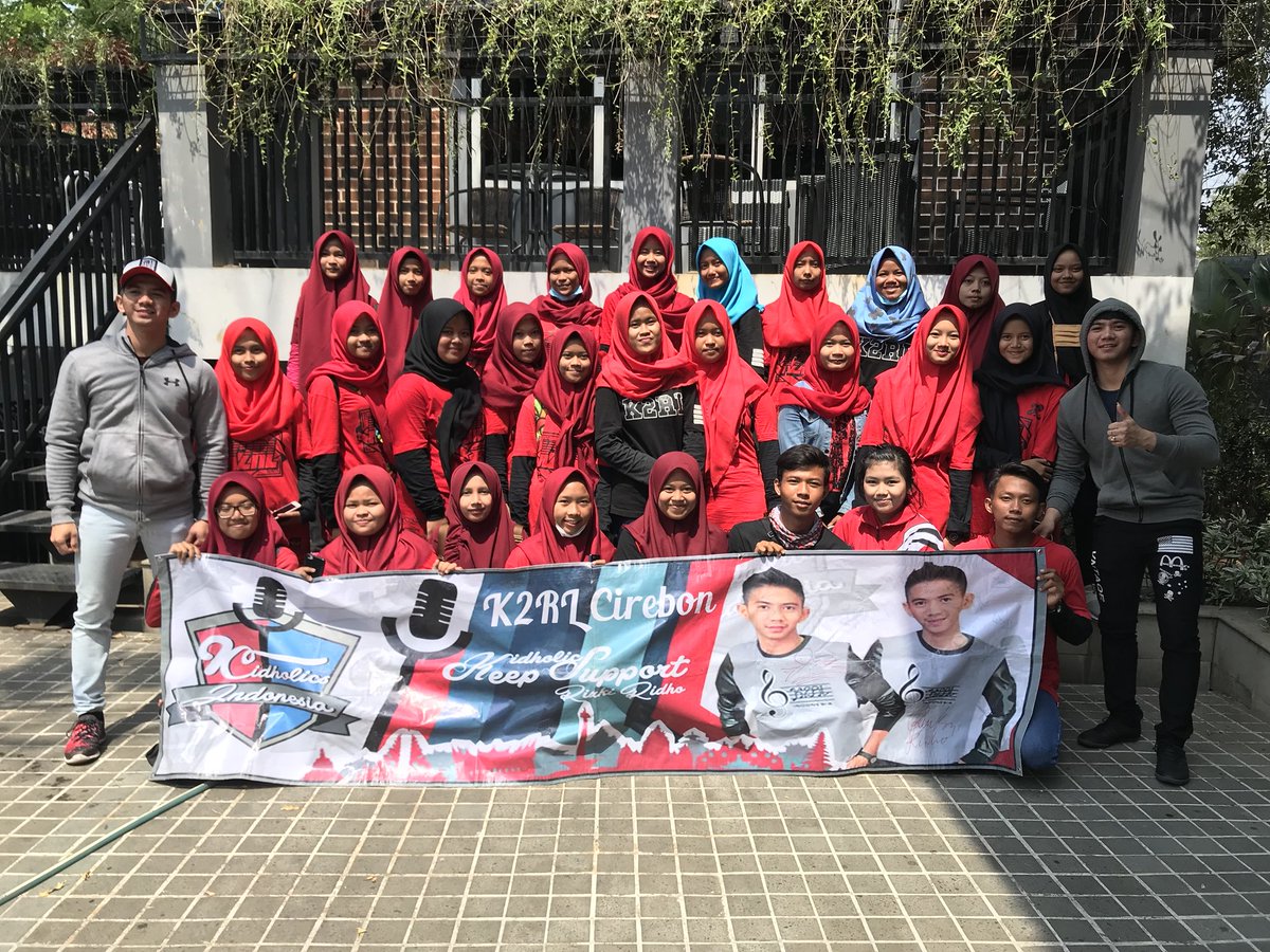 DA2_Ridho's tweet photo. Assalamualaikum temen temen semua nyaa..
Triamakasih support nya yah buat ikiido
Doakan terus ikiido bisa bertahan di dunia intertaint🙏🙏 mudah mudahan #RizkiRidhoAmiawardRCTI ada rezekinya disini😘😘 https://t.co/1G1OxEjRrN