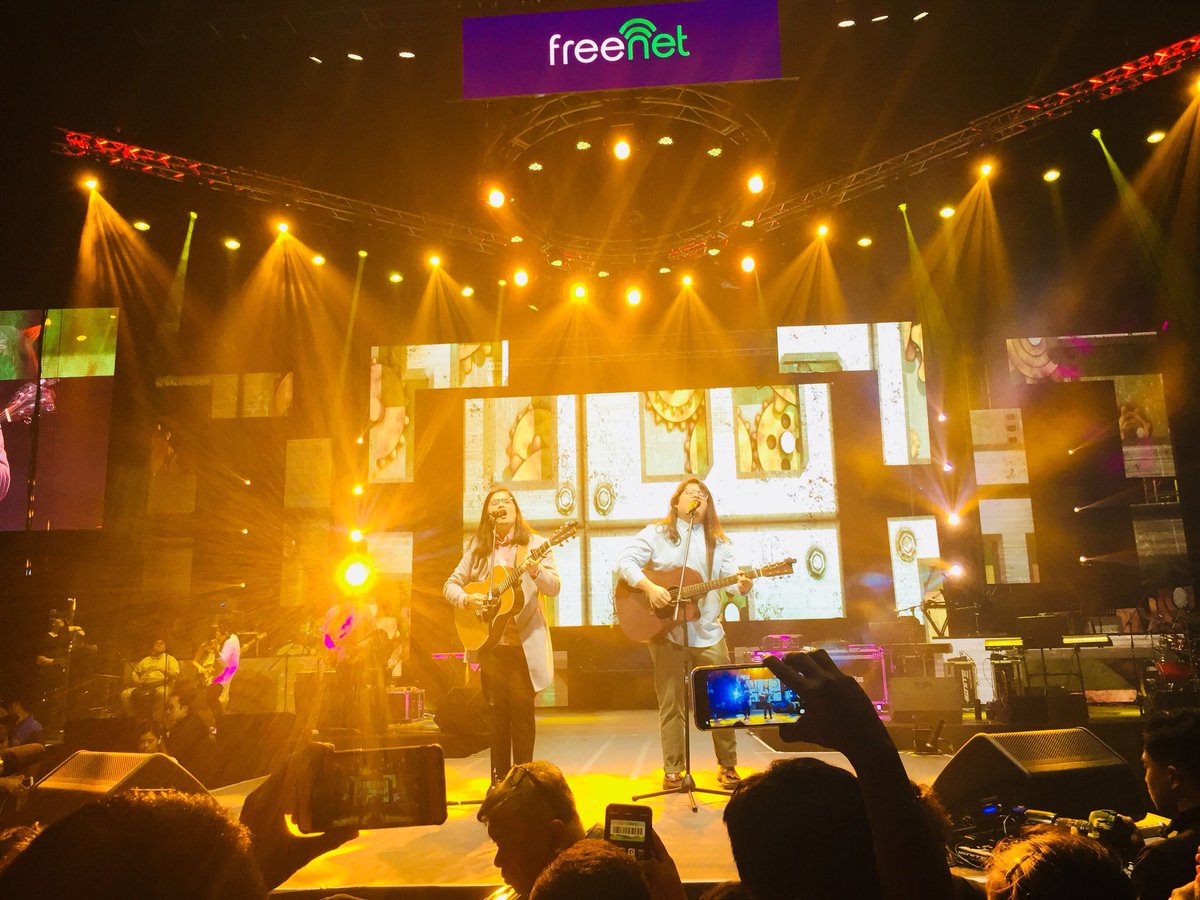 beszALJ's tweet photo. 09.20.18 🎸

#Freeniversaya, A Freenet Concert https://t.co/ytnd7b8vOR