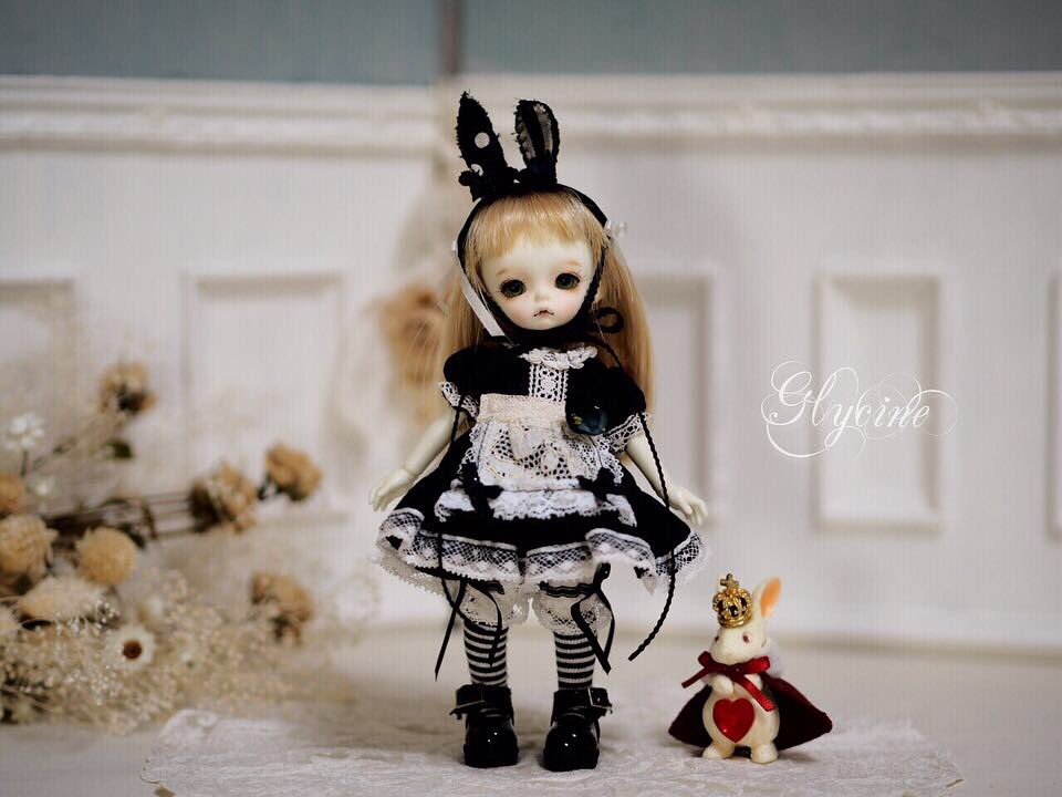 Glycine_doll's tweet image. 【bunny Alice】完成！
ドレス、エプロン、ドロワ、ヘドレ、ソックス    以上のセットです

需要が分からないので、これは1点だけにしときまふ💦

#MrHoffmannsToyBox
#HoffmannToyBox
#iMda17  #Anne