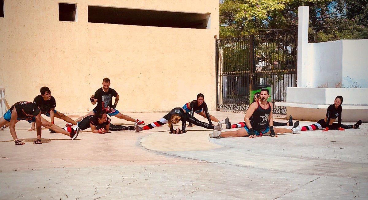 immortalkick1's tweet photo. #Combatday #one con nuestros Elementos #agua #tierra #aire #fuego #vacio #energiauniversal en el Centro Cultural y las artes de Cancún https://t.co/eVwUZbksPQ