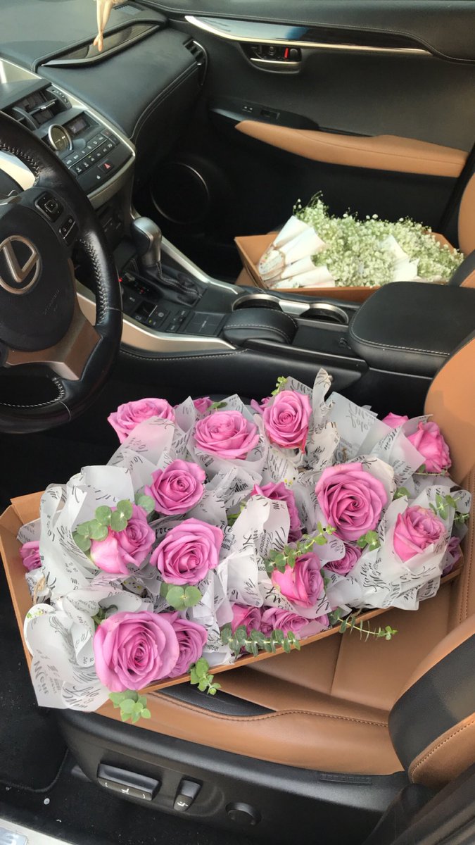 nuheih's tweet photo. اختبرت طالباتي وجابوا درجات زفت وقررت أراضيهم 😂💜 كان الأسبوع اللي طاف ثقيل والدرس دسم وخذينا فيه أربع حصص، حبيت تكون بداية أسبوعهم تشجيعية💜 
وتتعوّض🤷🏽‍♀️💜 https://t.co/FWenNbv3tn