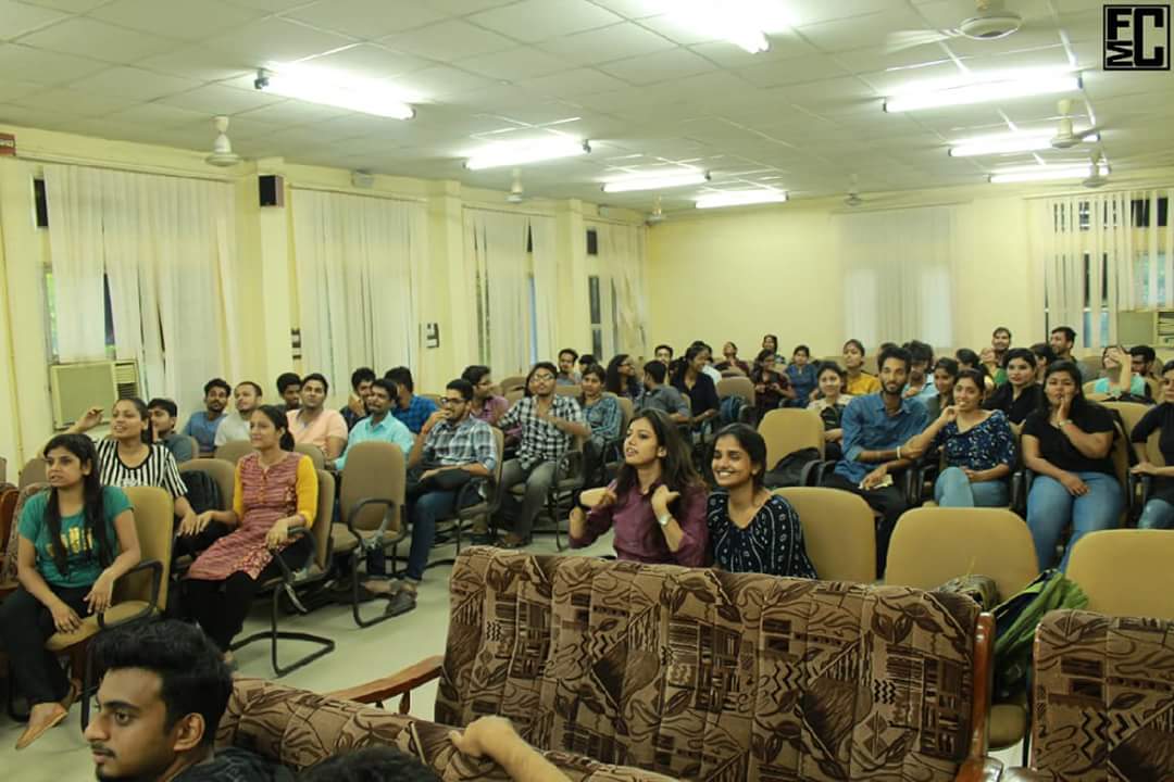im_fms_bhu's tweet photo. The cultural society of IM-BHU – VisVires organized 'Face-Off’ a fun event for management students. The event was based on the concept of how well you know your friend and how much spark does your bond share when you work in group.
#imbhu #faceoff #visvires #fmc https://t.co/beJcgtbAyt