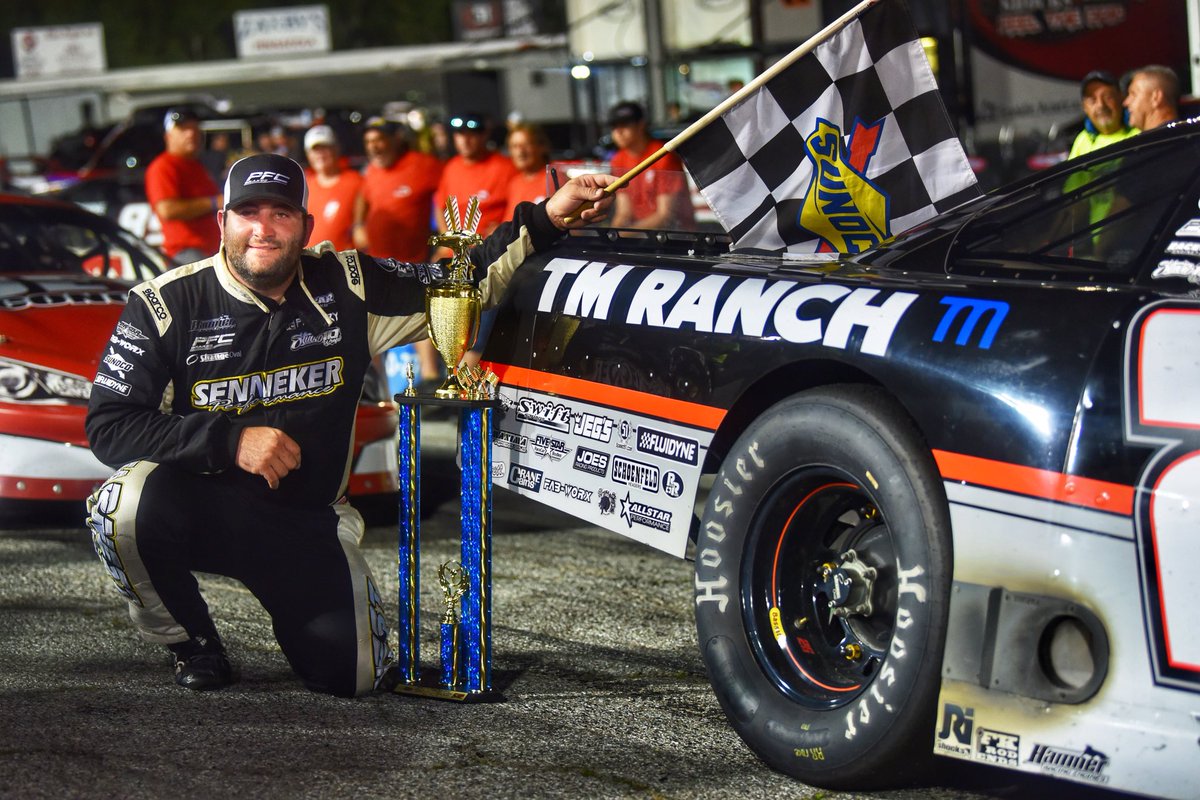 RacingAmerica's tweet photo. #5Flags: @bubbapollard26 is unstoppable tonight at @FiveFlagsSpeed.  Unofficial results and 100-lap recap for the Allen Turner Pro Late Models: https://t.co/EYn4Otq9Yg https://t.co/NYco2kGm8G