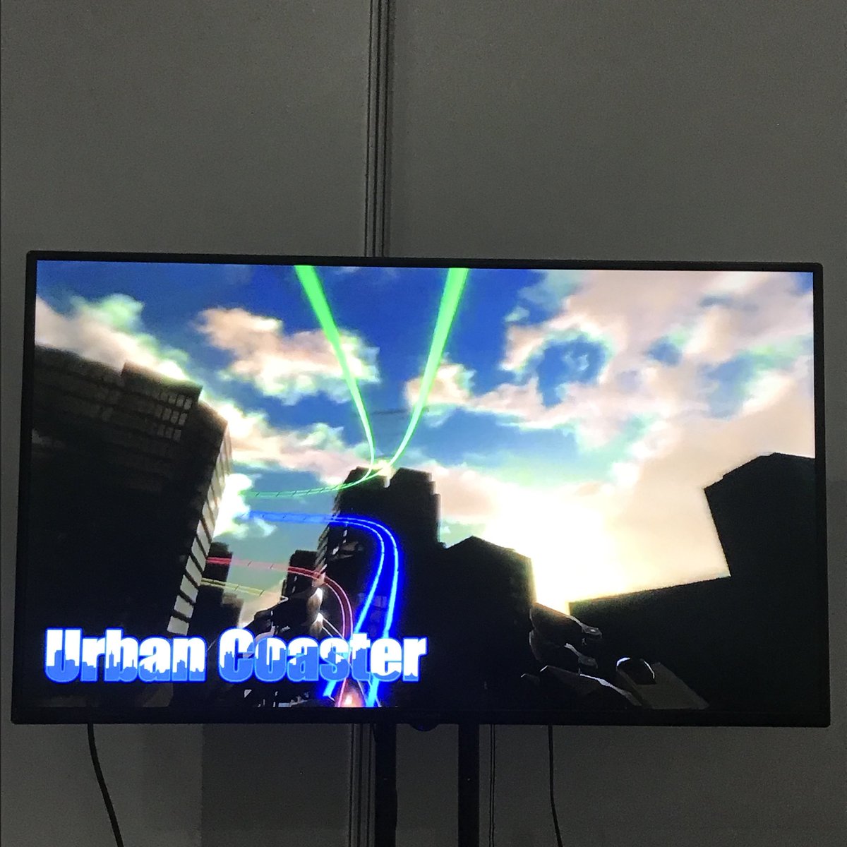 todayuya's tweet image. VR遊園地ALTLAND体験したんですが、ハードとの組合せ（揺れとか風とか）でジェットコースターがマジでジェットコースターですごかった。 #HASHILUS #TGS2018