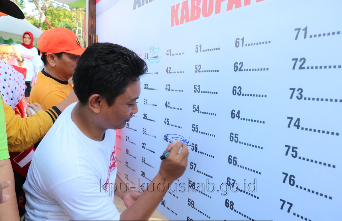kpukudus's tweet photo. Deklarasi Kampanye Damai Pemilu 2019 di Kabupaten Kudus
Damai Aman dan Sejuk
Kudus 23 September 2018
#Kpu #melayani #kudus #adminbaru #kampanye #damai https://t.co/jEZMrQtich