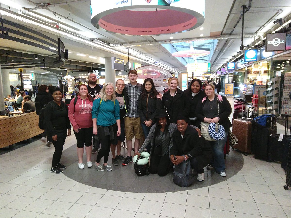 ANNNA_events's tweet photo. In April this year I picked this group up from Schiphol airport. Now on the same airport on my way to them in New Orleans to present about successful study abroad programs at #2018lctcsconference #golctcs #20yearsofstudentsuccess https://t.co/uRXFi5XkTG
