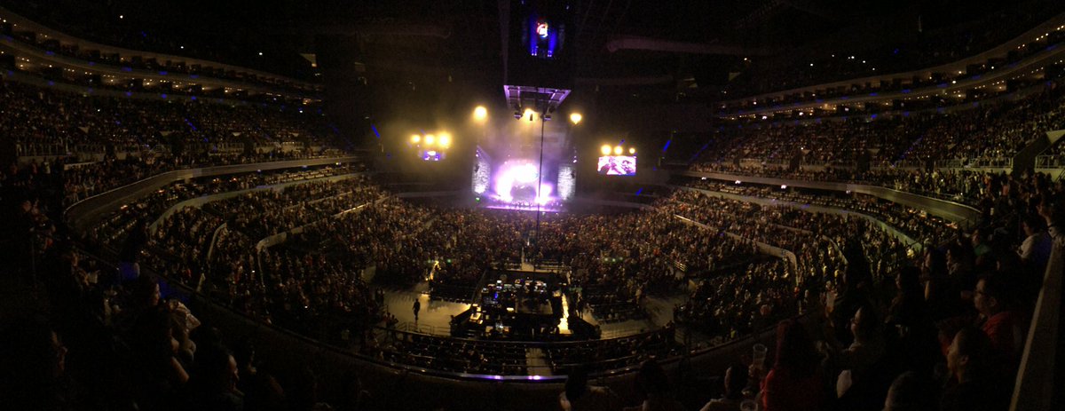 BANDA_MS's tweet photo. Esto es CDMX,esto es MS! Gracias 🤠👌🏻🎶🎤 @ArenaCdMexico https://t.co/wCySFWpnU7