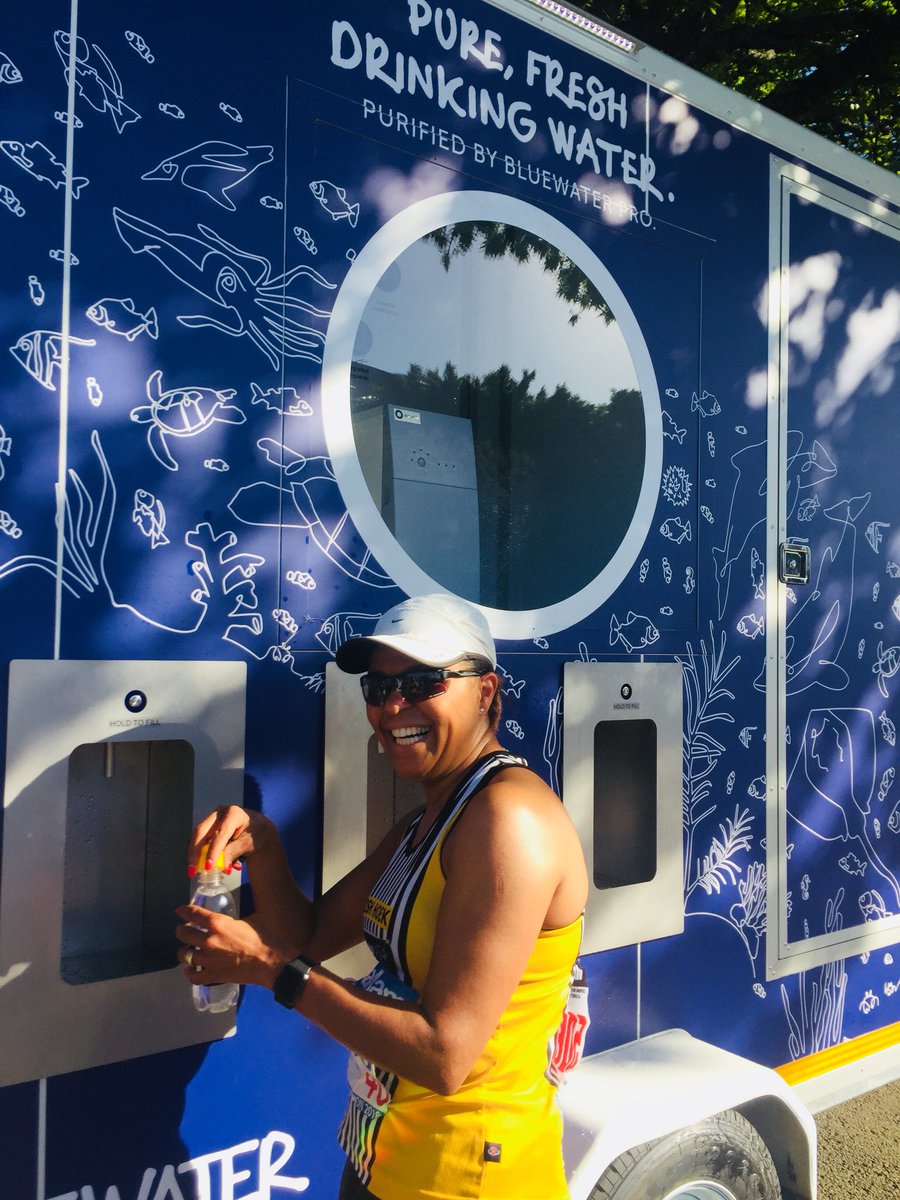bluewaterafrica's tweet photo. Weโre back with our #BluewaterTrailers at the #CTMarathon2018 halfway mark! Itโs awesome seeing so many runners #CarryYourOwn! ๐๐ฝโโ๏ธ๐ง#NoSingleUsePlastics https://t.co/UkjkPNBbPR