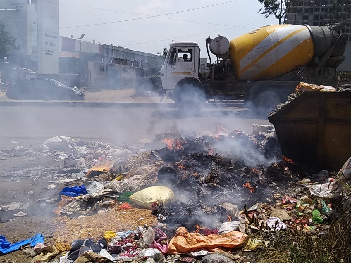 This is the condition at #wagholi road. Burning waste right at highway #environmentsafety #Health @WagholiHSA