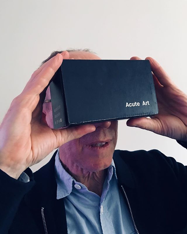 We were thrilled to have Spencer Finch visit us. His interest in light and colour and the way we perceive these is what makes his installations so beautiful. In VR digital representation of the colour spectrum is called color depth and there are 4,294,96… ift.tt/2NyC1cT