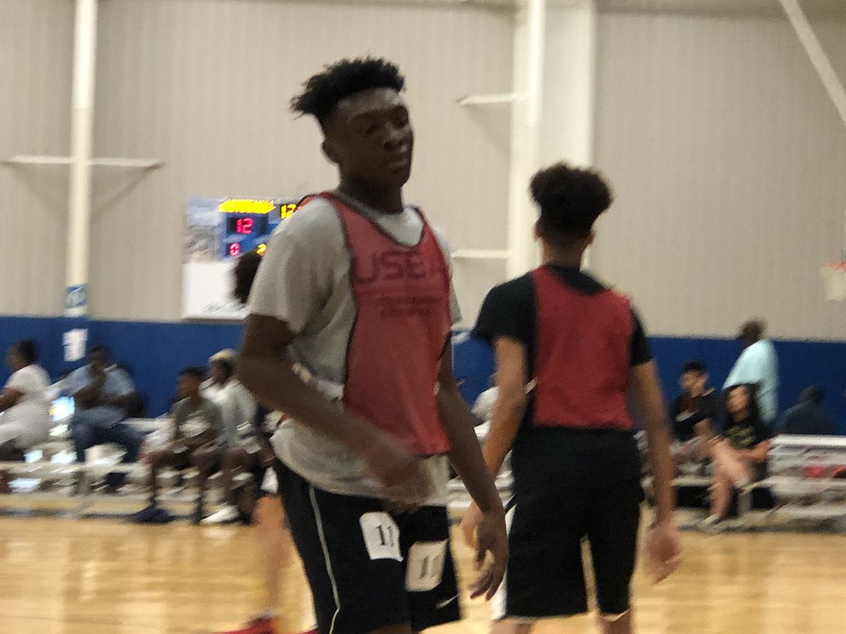 PrepHoopsSC's tweet photo. Dawjawuan Brown (2020) was the Region MVP last season for the North Charleston Cougars.  Brown finds ways to score the ball from the mid-range jumper or attacking the basket in transition.  Brown can really change gears well to get by defenders.  #PrepHoops #PHTop250 https://t.co/QZLeSdapY8