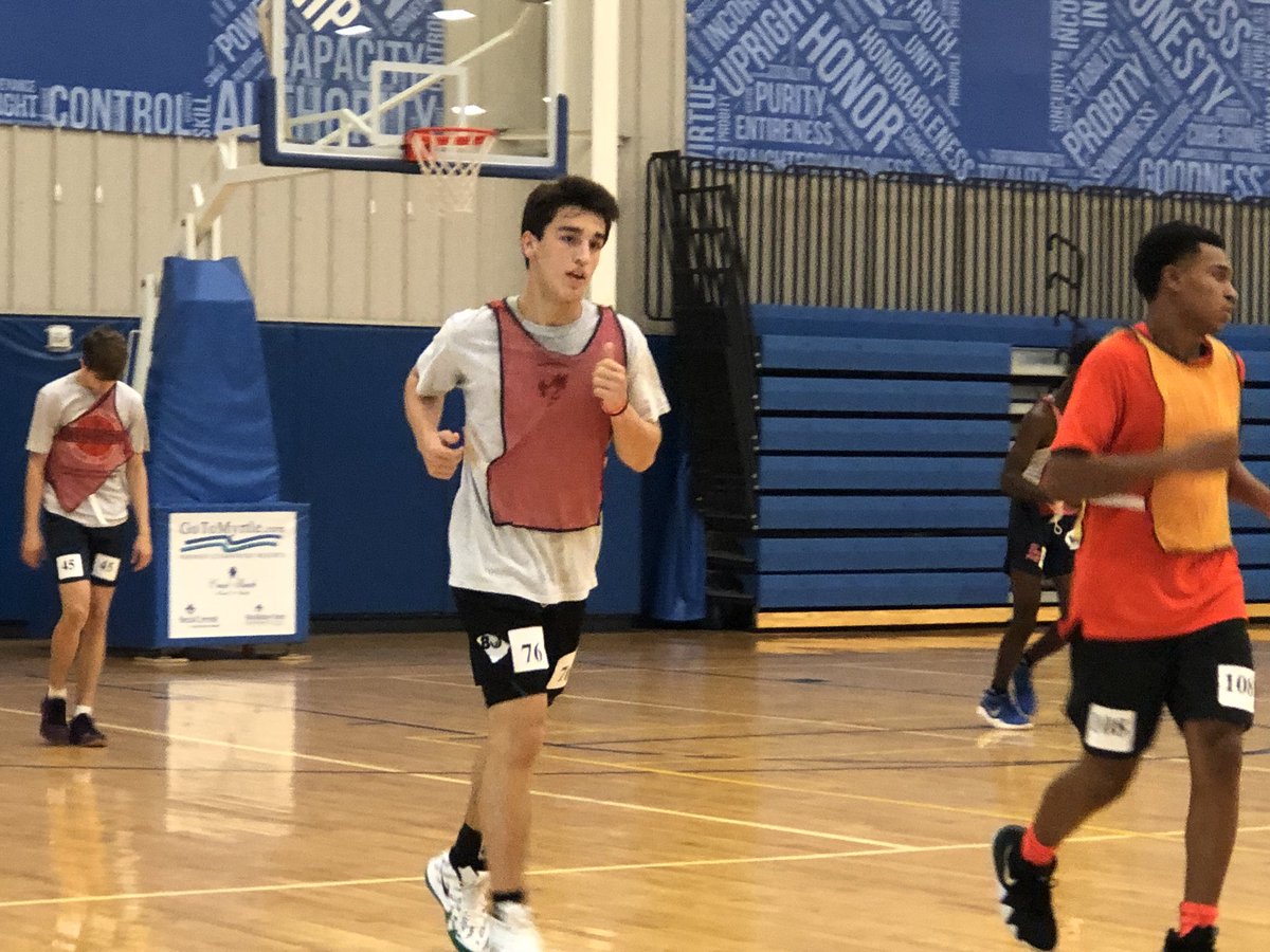 PrepHoopsSC's tweet photo. James Lovorn (2021) plays with such a pass-first mentality on the floor. Lovorn averaged 12 ppg last year at TL Hanna.  Lovorn runs with Team South Carolina on the Grassroots Circuit.  @JamesLovorn4 @CoachElrodTLH #PrepHoops #PHTop250 https://t.co/MEMsllJBLf