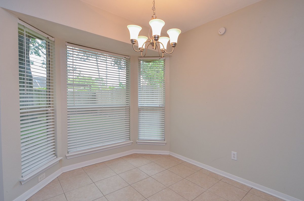 PurchaseHouston's tweet photo. OPEN HOUSE TODAY 2-4 p.m.
8715 BOLD FOREST DRIVE, HOUSTON, TX 77088
https://t.co/uaG18rlsJl
#homesforsale #openhouses #realestate #klein #kleinisd #purchasehoustonproperties #thejohnsonteam #djtherealtor #kwmemorial #kellerwilliams #realtor #houstonhomes #houstontx https://t.co/LglwjV5tA2