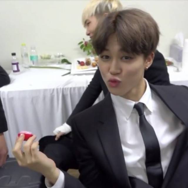 韓国 Bts 防弾少年団 好きのメンズ必見 メンバーの愛用リップを紹介 Menk Shop