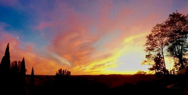 We love the colours in the sky at this time of year.
.
.
.
.
.
#nature #clouds #travel #photooftheday