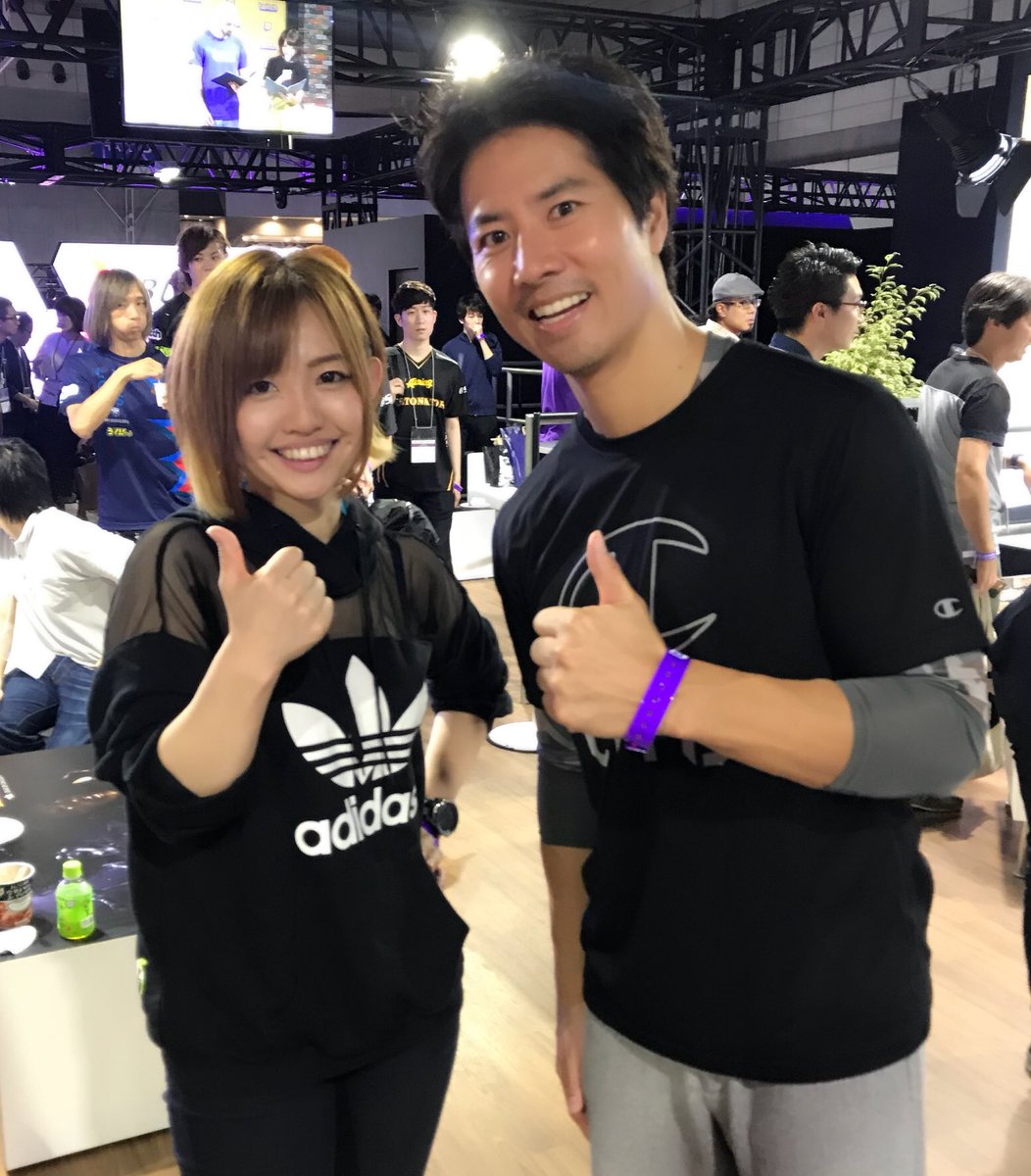 チョコブランカ ゆっちょ على تويتر Tgs内のtwitchパートナーラウンジで ケインコスギさん Kanekosugi74 に お会いできて感激 おかあさぁぁーん ニンジャブラックだよぉぉー 母もケインコスギさん大好き