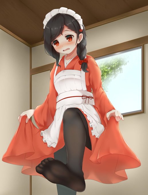 和風メイド服的なものを着させられてうどんを踏むたびこさん

#道草屋 #たびらこ 