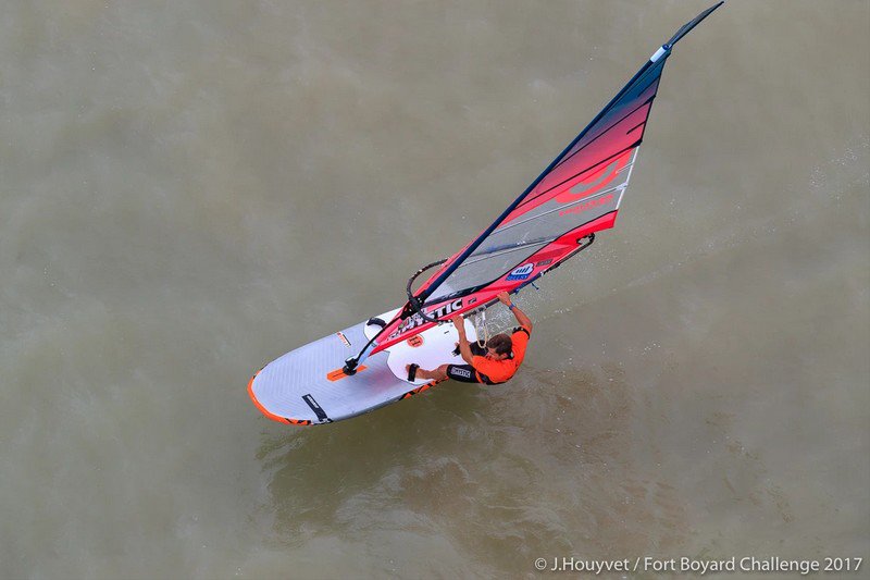 WindsurfNews365's tweet photo. #windsurf WJTweets: Live tracking GPS Fouras - Jour 2 - https://t.co/xUy6QVSJmQ
#windsurf #windsurfing #FortBoyardChallenge #FBC12 #Fouras #FortBoyard #Windsurfjournal
Plus d'infos sur https://t.co/CTdo2xFWxw https://t.co/bx35XAl1qR