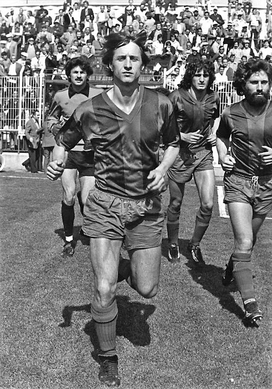 FOTOS HISTORICAS O CHULAS DE FUTBOL DnxJGUqWkAEadWX