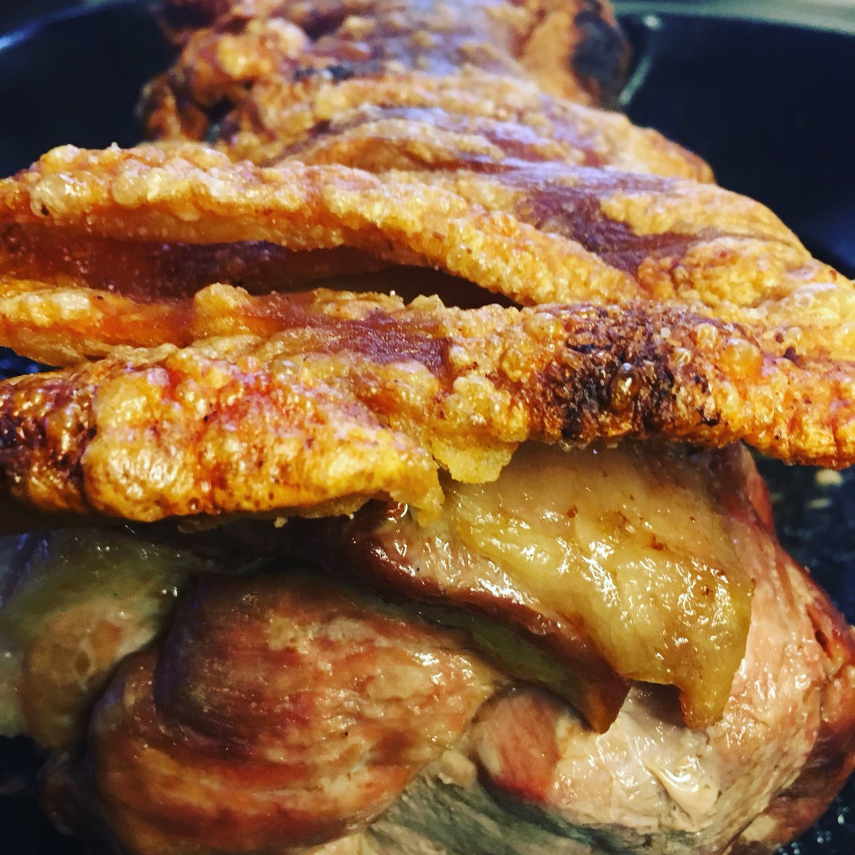 Carnt be just me that eats more cracklings then I actually serve 🤔👀🐷