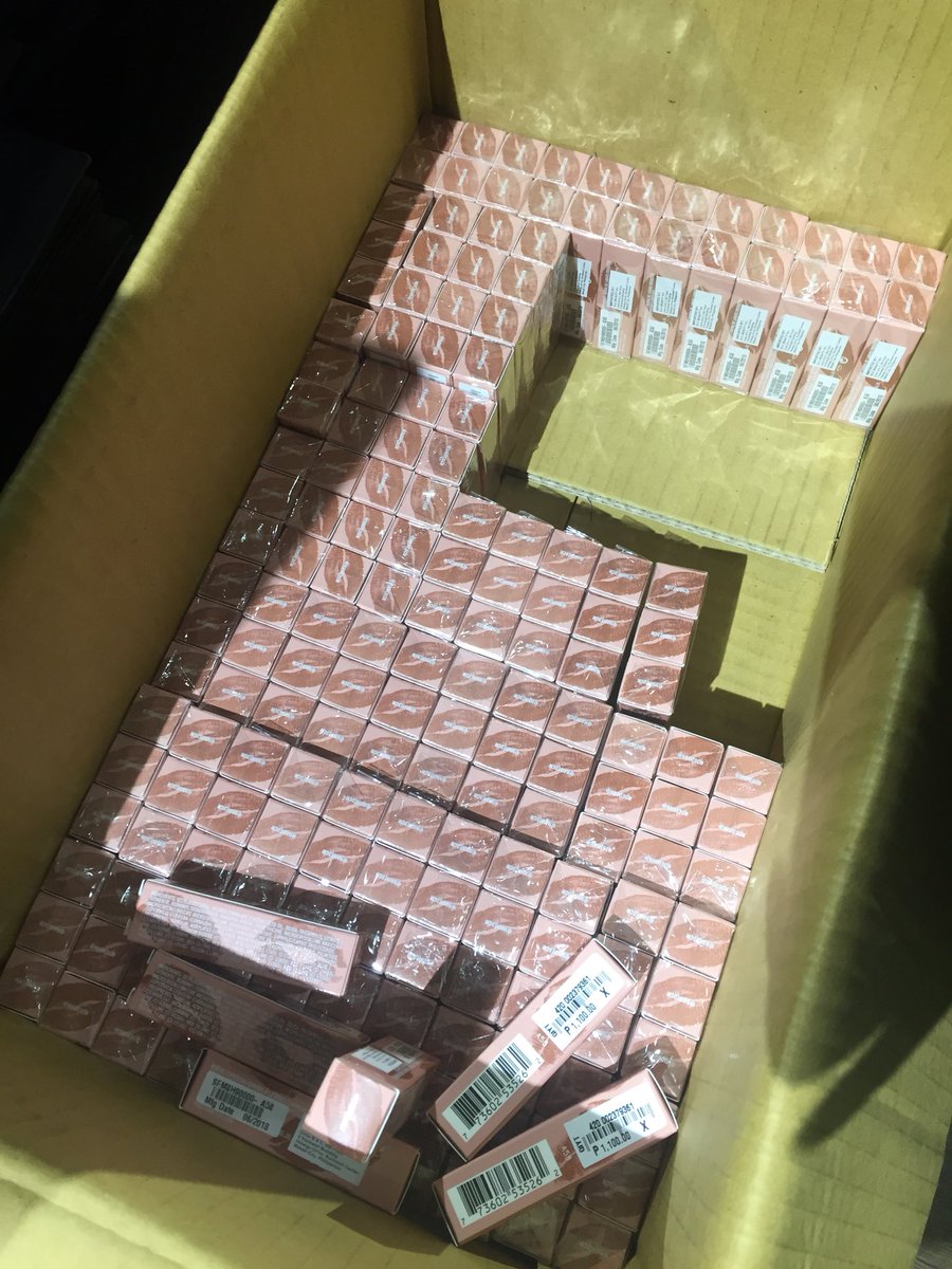 ClaireNg1's tweet image. For the love of #mainedcmForMAC lippie 💄 ! Woooo guys!!! Kaya pa!!! Time check 5:25 pm. Tag ur friends and see u in MOA.💋😍 look for me -claire- #MainedcmMacMakerLaunch