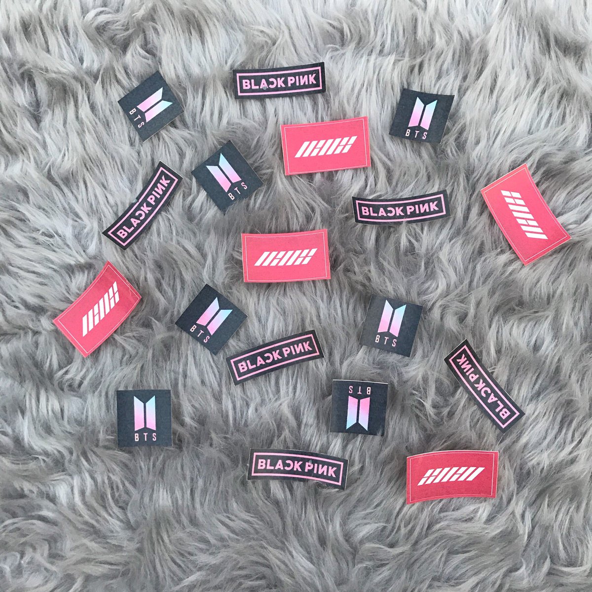 kpopsicleph's tweet photo. Hi guys! Our freebies for Batch 1 is almost done! Mejo madami pa but here’s a sneak peak! Photocards and Stickers. Thank you for trusting Kpopsicle PH. 💕

PS: We always give freebies sa mga buyes 💕 https://t.co/4YfYPUmH10